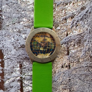 EARTH vintage Swiss quartz women&#39;s / unisex fashion watch UNITED COLOURS Of The WORLd