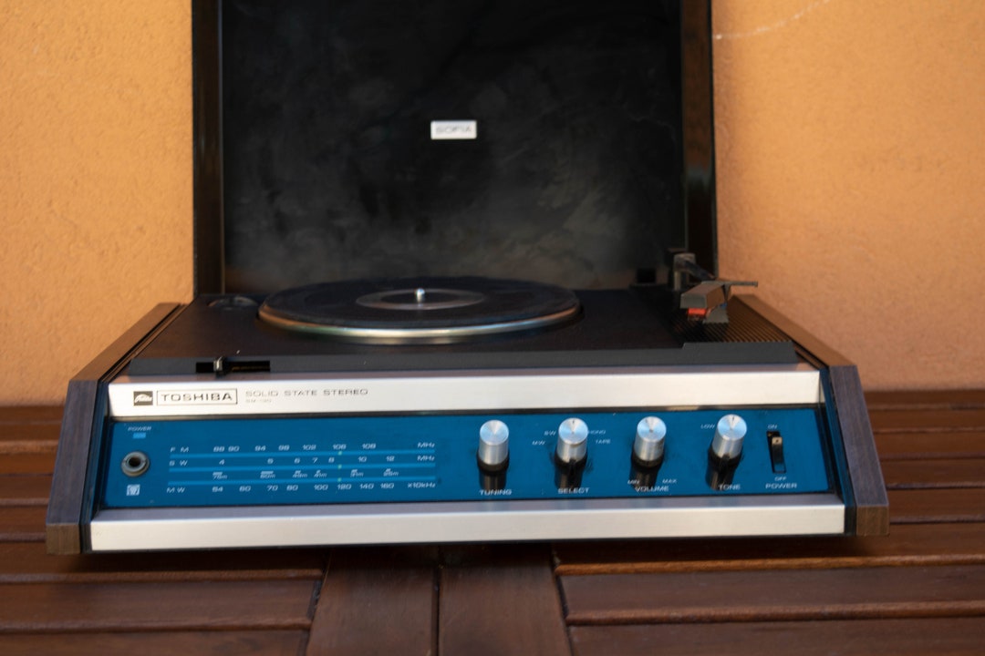 Toshiba record player with speakers 2025