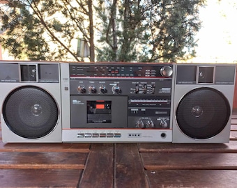 SONYトランジスタラジオ1958年製TR-610 伝説のラジオが里帰り】ソニー・TR-610 1958年スピーカー付きで