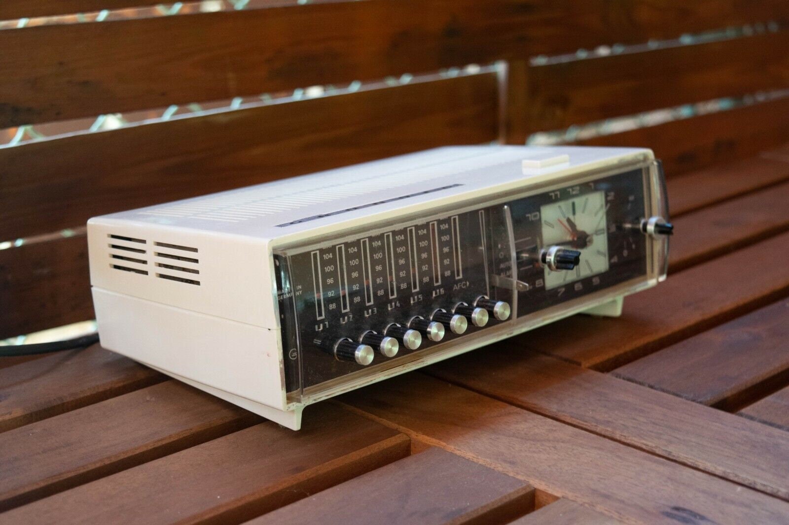 Lustig Aluminium planen grundig electronic clock radio sonoclock 690