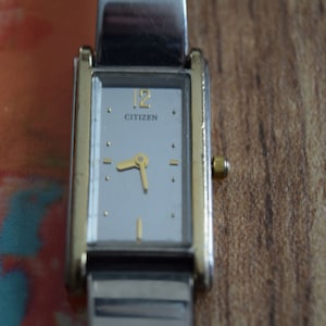 Citizen vintage Japans vierkant quartz dameshorloge SING BEAUTIFUL HYMS