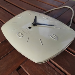 Majak vintage Russian art deco ALL THE STARS electric wall clock