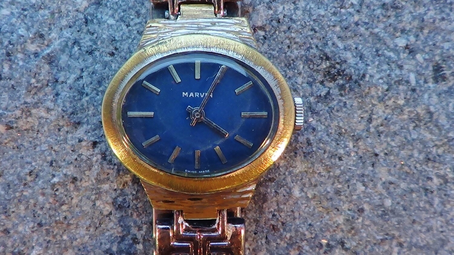 Montre MARVIN Mécanique Remontage Manuel - Boîtier Plaqué Or, Bracelet Cuir - Occasion