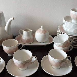 Rosenthal Björn Winblad Lotus rosa 12 person coffee/tea set  &#39;80s