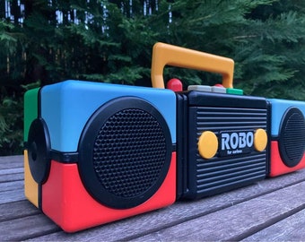 サンヨー ロボ 01 象徴的なラジカセ、テープレコーダー、ラジオコンボ