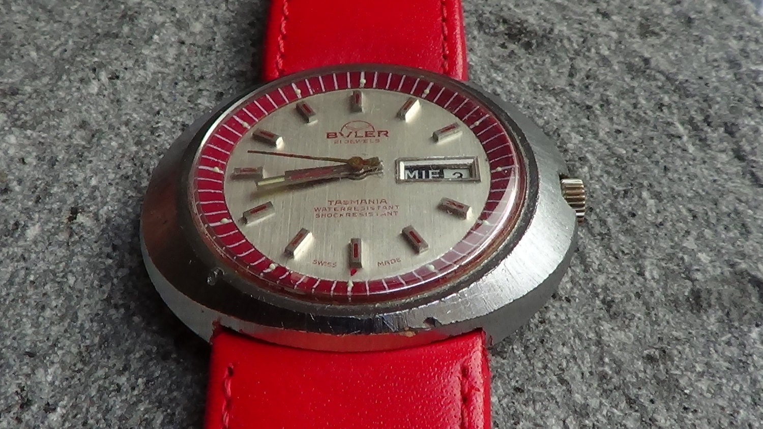 Buler 巨大ヴィンテージ スイス製オーバル型機械式メンズ腕時計 RED