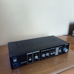 サンヨー JA 220 ビンテージ日本製ステレオアンプ（希少な黒色）