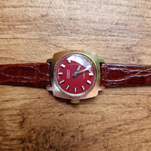 Juwel Swiss minimalist red women&#39;s watch RED RIVER RAGE