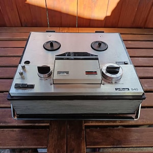 Altes Tonbandgerät Metz 940 aus den 70er Jahren.