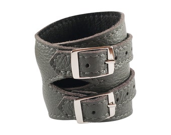 Outcrop Cuff in Storm Grey leather