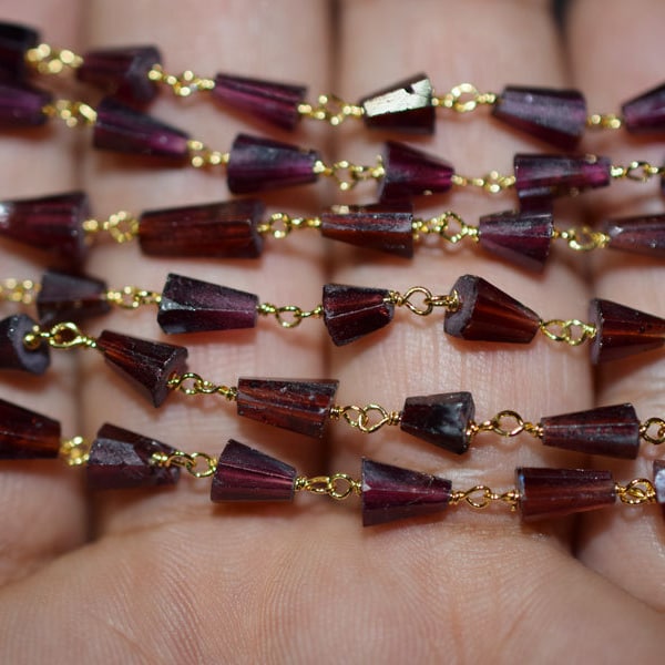 1 FOOT Natural Garnet Wire Wrapped Beaded Pyramid Chain 5-6 mm long, Garnet Arrow Gold Wire Wrapped Rosary Chain , 50AA72