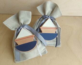 Handmade baptism favors with linen sachet and wooden boat - handmade bomboniera