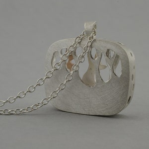 Silver fox and shimmering star pendant necklace silver and 9ct gold handmade animal jewellery image 7