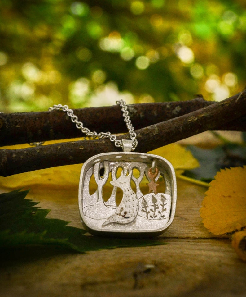 Silver fox and shimmering star pendant necklace silver and 9ct gold handmade animal jewellery image 4