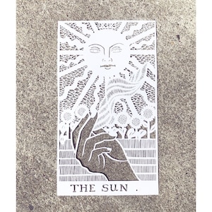 Laser-Cut Papierschnitt Illustration - Tarotkarte Die Sonne