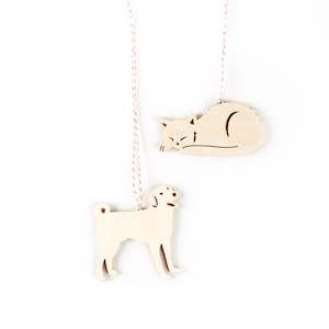 Adornos para perros y gatos - Madera de abedul cortada con láser (juego de 2)