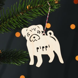 カスタム犬用オーナメント - パグ - 木製クリスマスレーザーカット