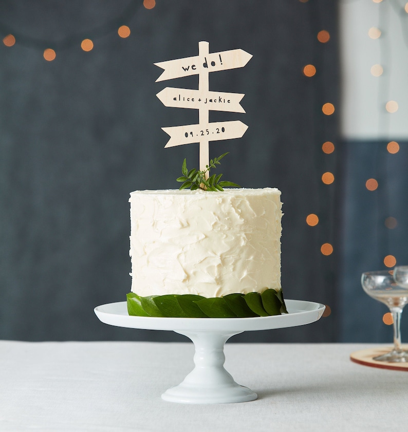 Outdoorsy Holz Lasercut Wanderweg Schilder Hochzeit und Geburtstag Cake Topper Bild 1