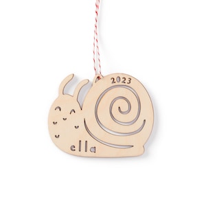Decorazione a forma di lumaca personalizzata - Decorazione natalizia in legno tagliata al laser per l&#39;albero di Natale