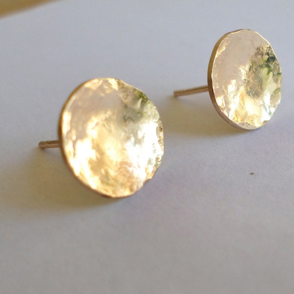 Round Gold Disk Earrings 11mm organic circles studs hammered finish - 14K Yellow Gold Filled Handcrafted