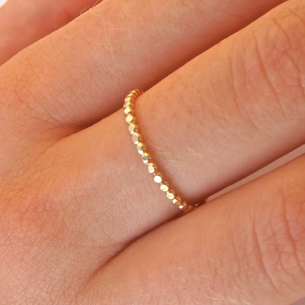 Stapelbare 14k GF gestippelde ring 1.6 mm breed-goud gevuld stapelen ring, gesoldeerd ring gemaakt om te bestellen