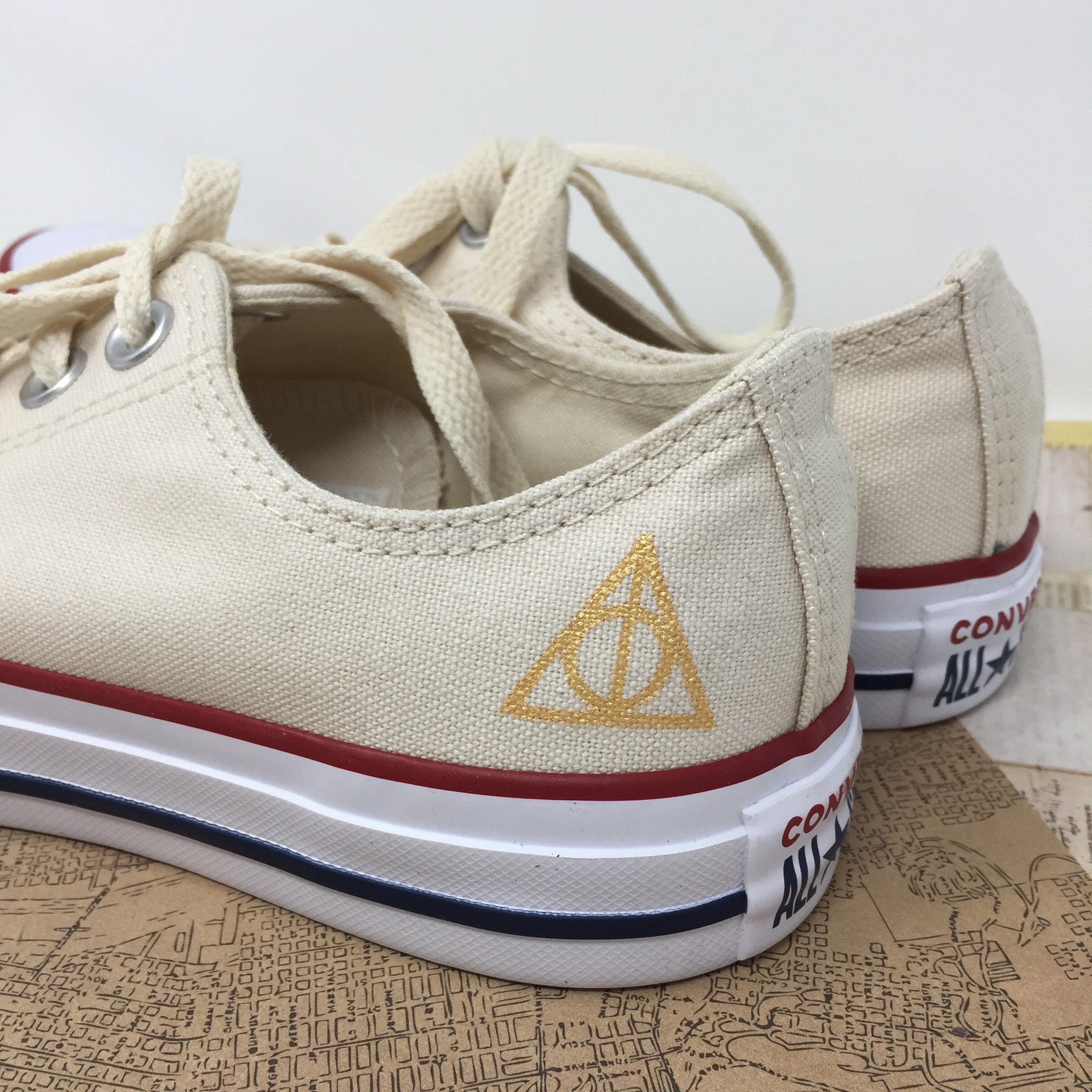 Harry Potter Converse. PICK YOUR COLORS Harry Potter Wedding. Harry Potter Shoes. Gryffindor Slytherin Hufflepuff Ravensclaw Harry Potter Converse. PICK YOUR COLORS Harry Potter Wedding. Harry Potter Shoes. Gryffindor Slytherin Hufflepuff Ravensclaw
