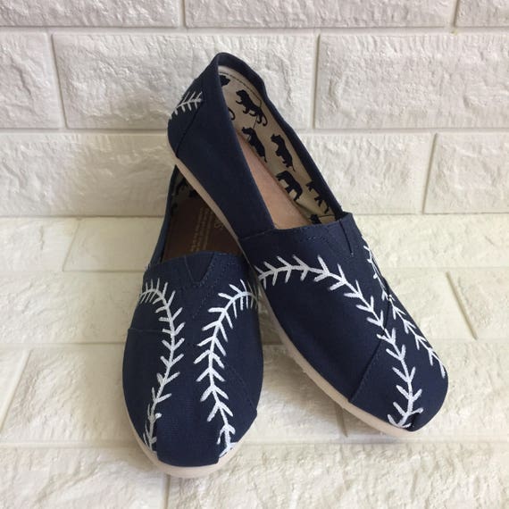 toms baseball shoes