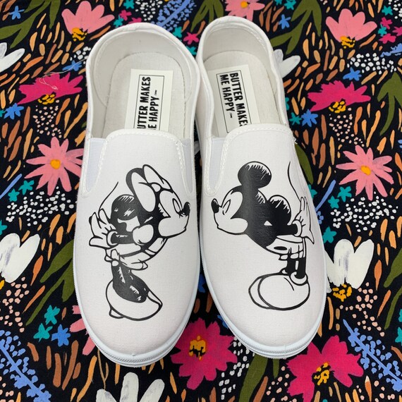 Minnie \u0026 Mickey Kissing Shoes. FREE 