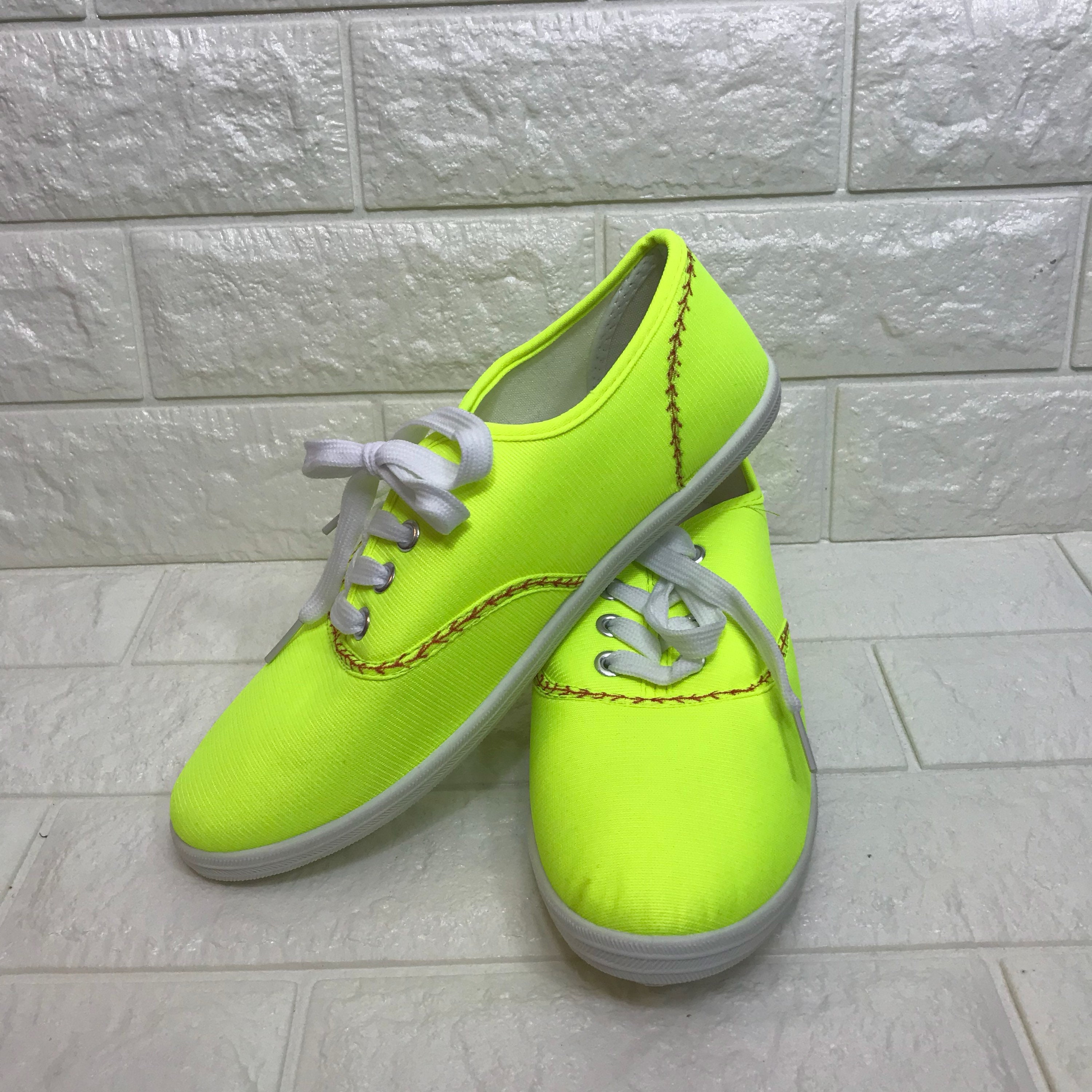 indoor softball pitching shoes