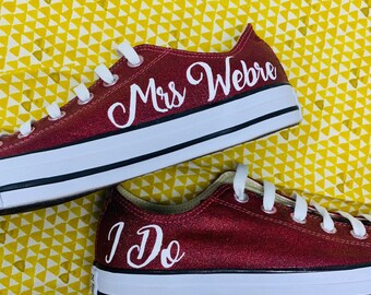 maroon converse