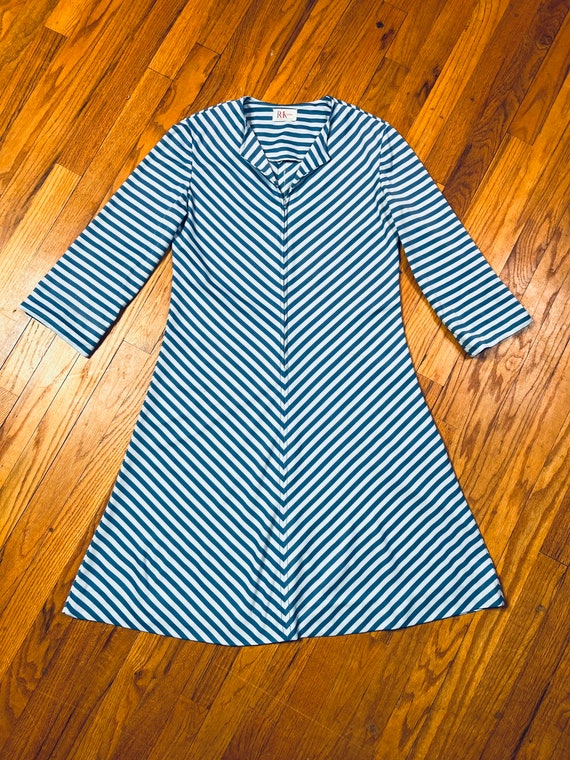 Large 70s Dress Long Sleeve Blue Chevron Zipper F… - image 3