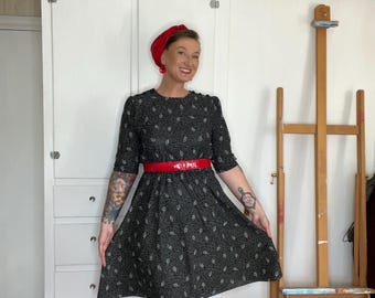 80er Tut 40er Jahre Schwarzes Midikleid: Geknöpfte Schulter, Puffärmel