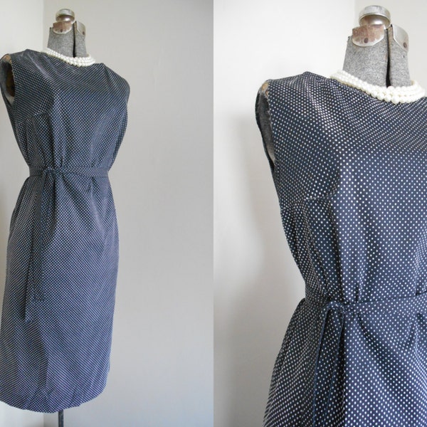 50s 60s Mod Wiggle Dress// Sleeveless Midi Shift Dress// Swiss dot Black White PolkaDot Mod Dress