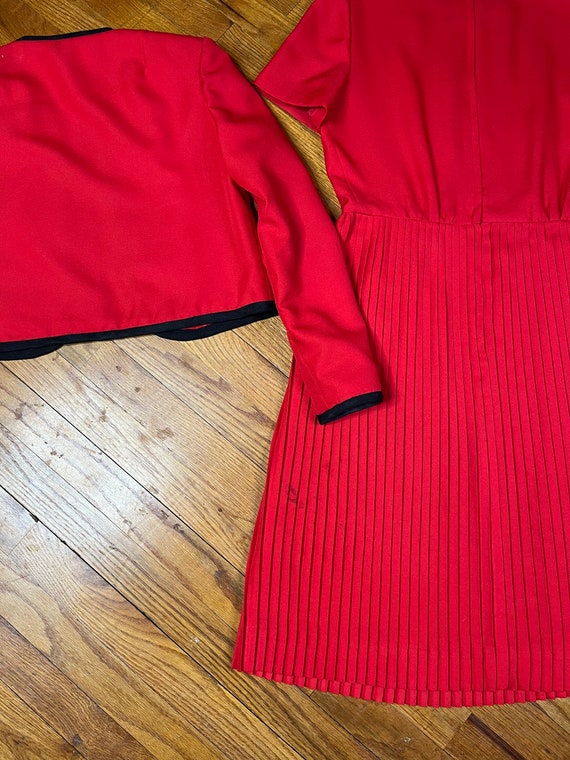 Cherry Red 60s Dress Set, Jackie O Style Mod Plea… - image 10
