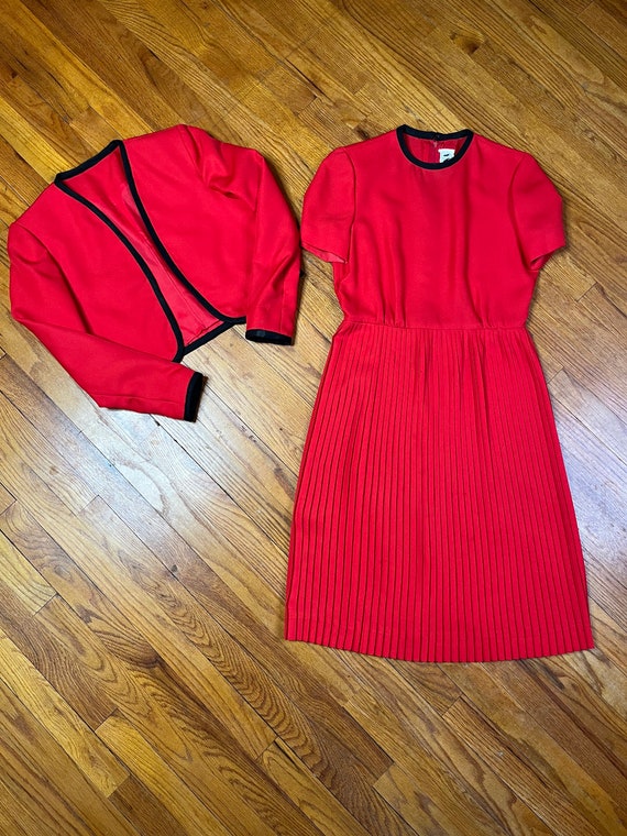 Cherry Red 60s Dress Set, Jackie O Style Mod Plea… - image 9