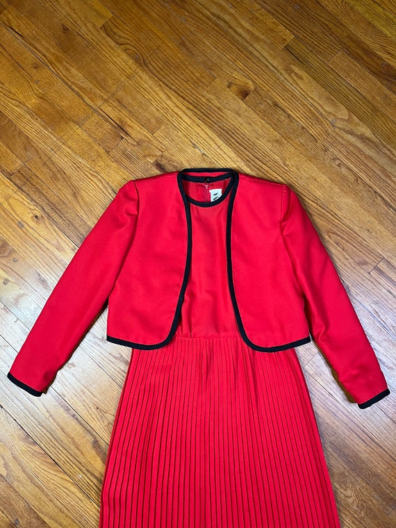 Cherry Red 60s Dress Set, Jackie O Style Mod Plea… - image 5