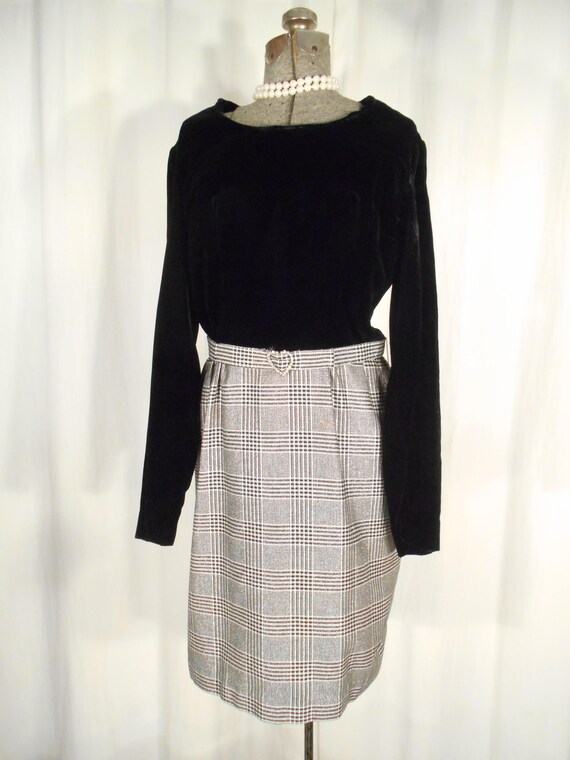 1960s Dress | Black Velvet Midi Small | Mod Vinta… - image 6