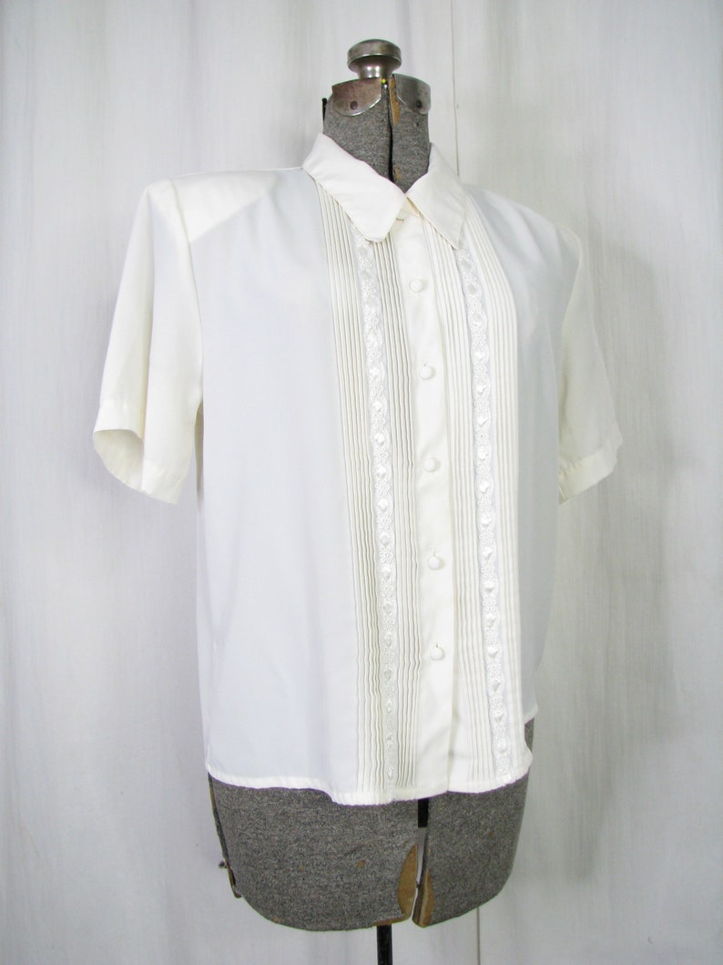 Vintage Blouse 1980s Large Ruffle Front Top with Strong Shoulders 1940s Style Blouse