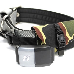 Fi Tracker Neoprene dog collar pouch stays super secure with side release adjustable buckle closure, interior elastic pouch, Velcro collar strap and heavy snap clip with elastic strap connects it securely to collar D-ring.