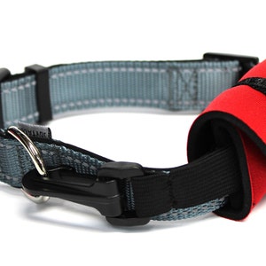 Dog tag silencer neoprene dog collar pouch stays super secure with side release adjustable buckle closure, interior elastic pouch, Velcro collar strap and heavy snap clip with elastic strap connects it securely to collar D-ring.