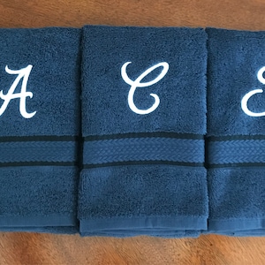 Monogrammed Hand Towel - Personalized Hand Towels - Initial Towels - Guest Towel - Wedding Shower Gift - Custom Hand Towel - Hostess Gift