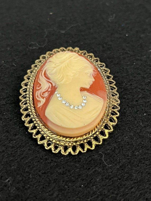 Large Vintage Pink Cameo Brooch - image 6