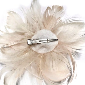 Pince à cheveux bibi rose pâle, ivoire ou plume noire, perle de cristal, mariage nuptial, fait à la main aux États-Unis image 2