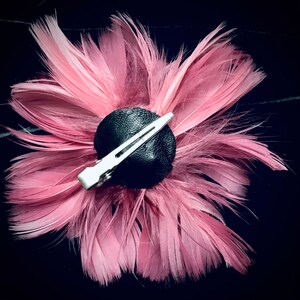 Rose Pink Feather Fascinator Hair Clip Accessory ...more colors available... Handmade in the USA Bild 2