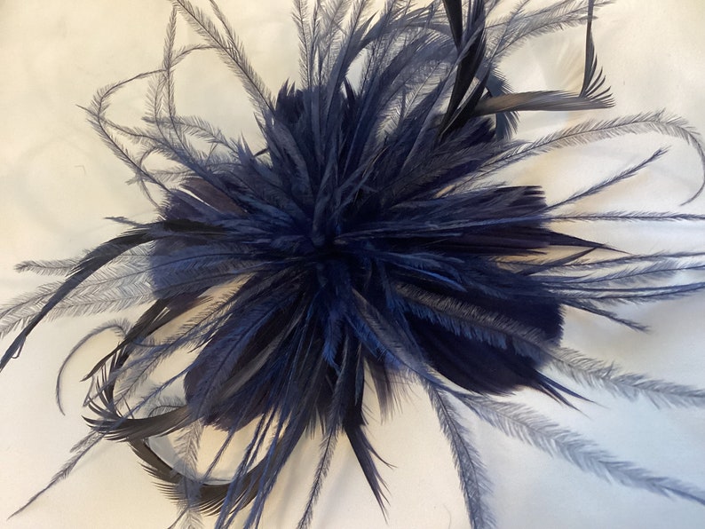 navy blue. Feather flower Fascinator Hair Clip. Handmade in USA. zdjęcie 2