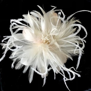 Bridal Wedding Feather Flower Fascinator Hair Clip Headpiece. Ostrich. pearlized stamen. Millinery Bild 2