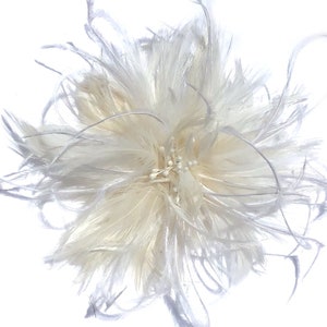 Bandeau de pince à cheveux de fascinateur de fleurs de plumes de mariage nuptiale. Autruche. étamine perlée. Chapellerie image 1