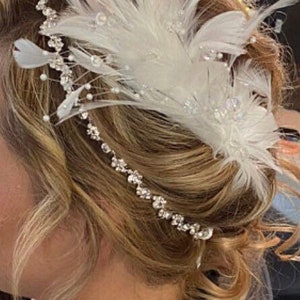 Ivoire, blanc ou rose fard à joues fait à la main aux États-Unis mariée mariage fascinateur plume pince à cheveux cristaux perles d'autruche image 2