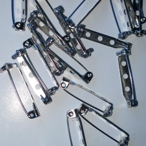 25 Silvertone metal  Brooch pin back, Pins are 1&quot; long (25 mm),  jewelery making supplies, DIY accessories, findings & supplies