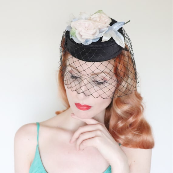 Vintage 1950s Hat / 50s Pillbox Hat / Black Satin / Pink and  display picture 1